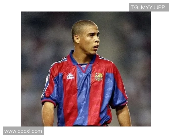 足球明星的传奇人生与对全球足球的影响分析