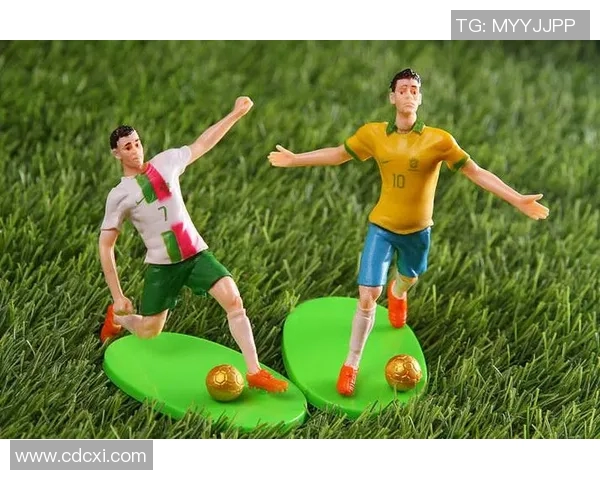 高清足球明星手办图片欣赏精美细节展现运动魅力与艺术结合